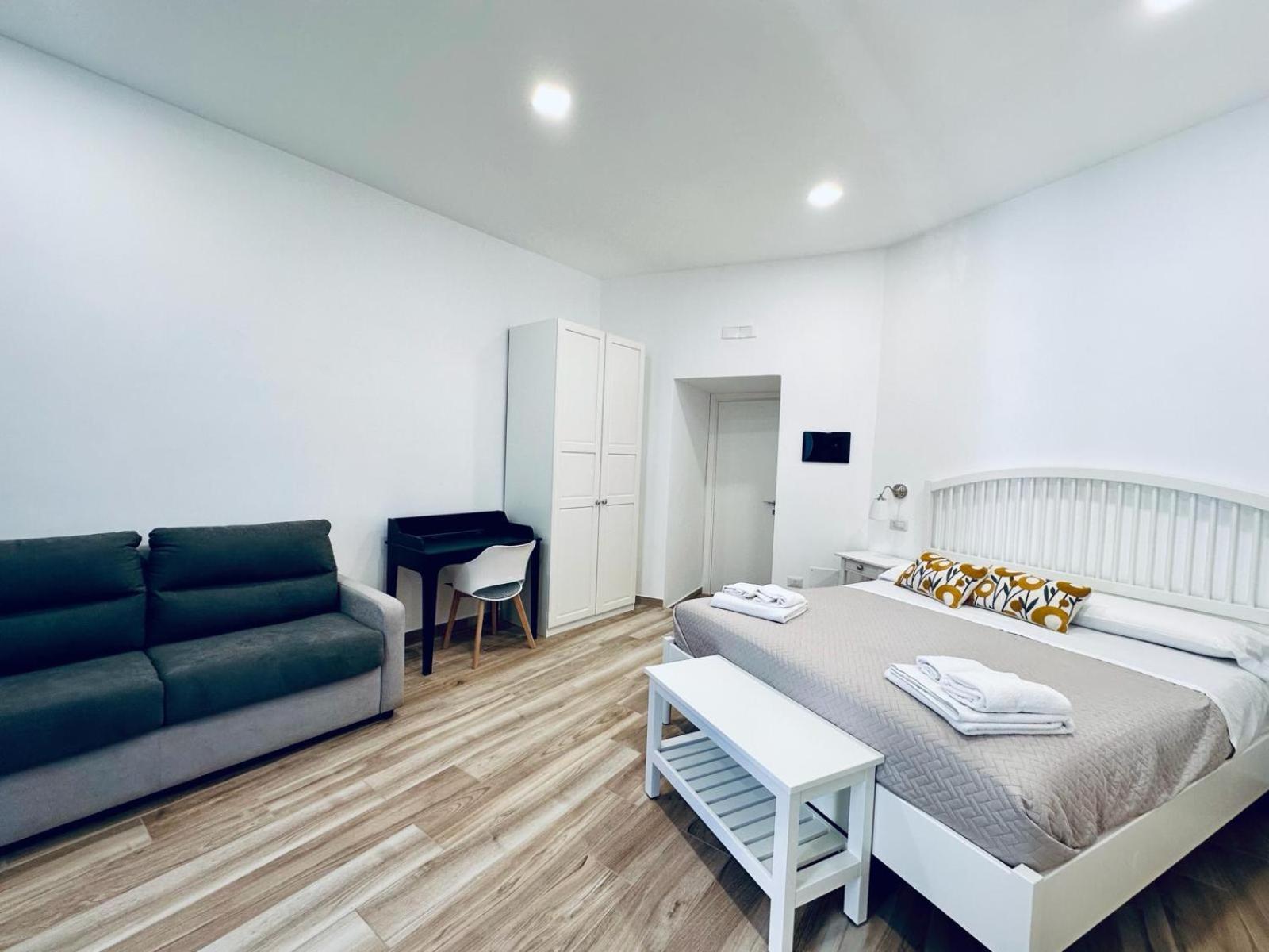 B&B Lara'S Home By I Borbone Napoli Esterno foto