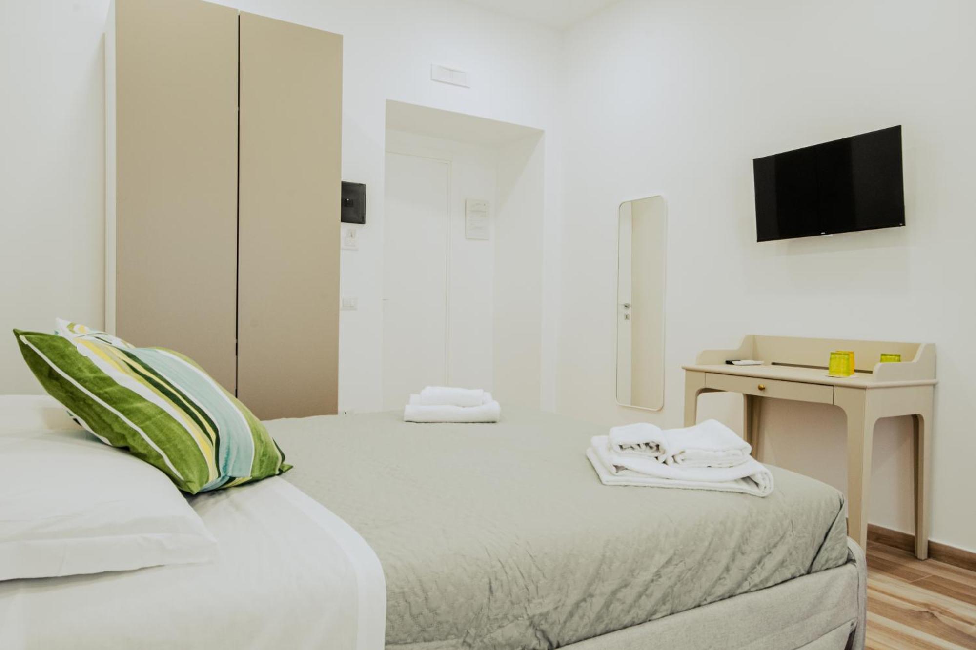 B&B Lara'S Home By I Borbone Napoli Esterno foto