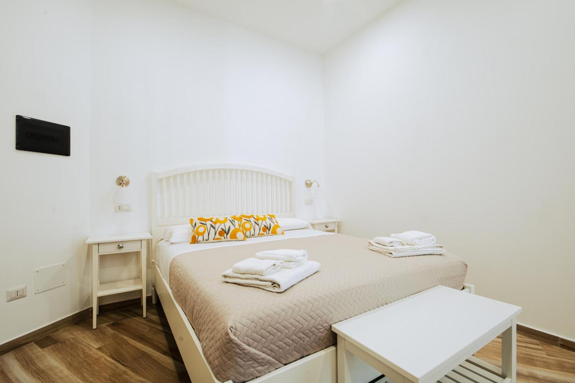 B&B Lara'S Home By I Borbone Napoli Esterno foto