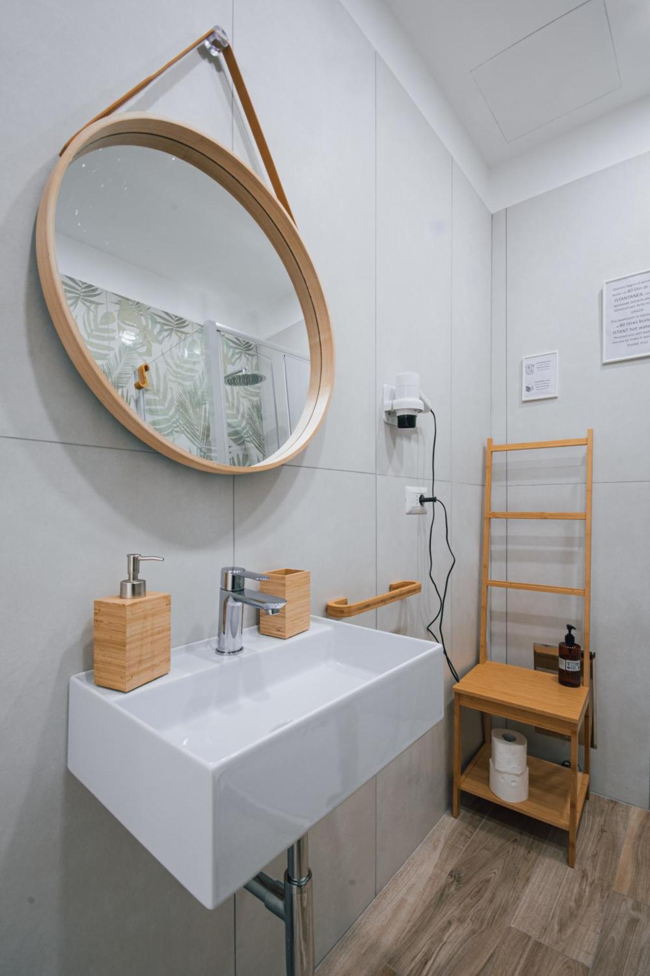 B&B Lara'S Home By I Borbone Napoli Esterno foto