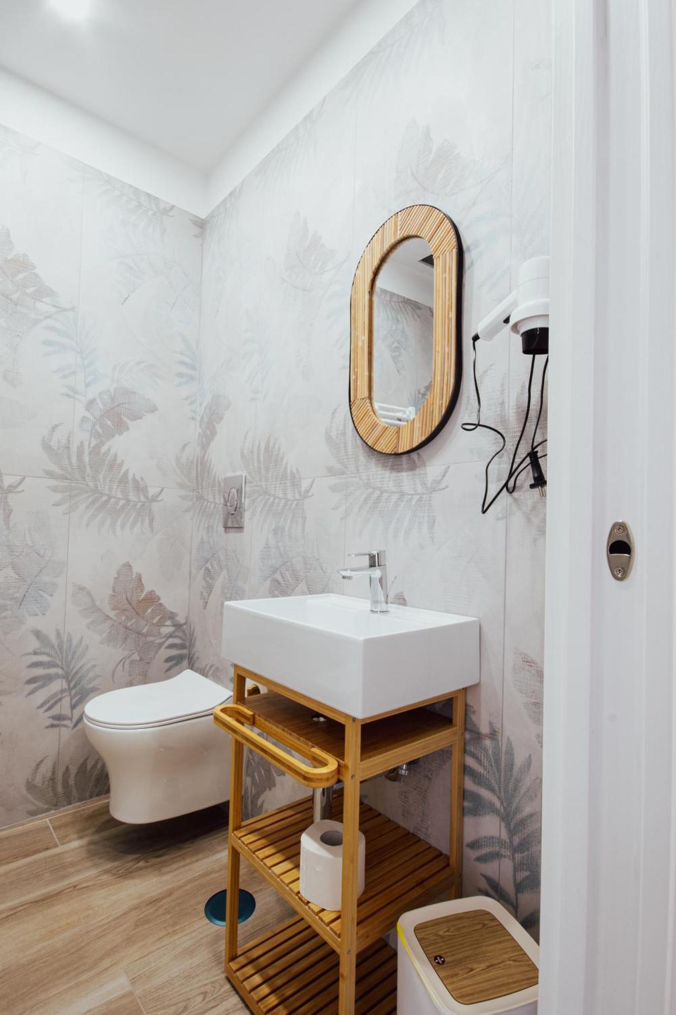 B&B Lara'S Home By I Borbone Napoli Esterno foto