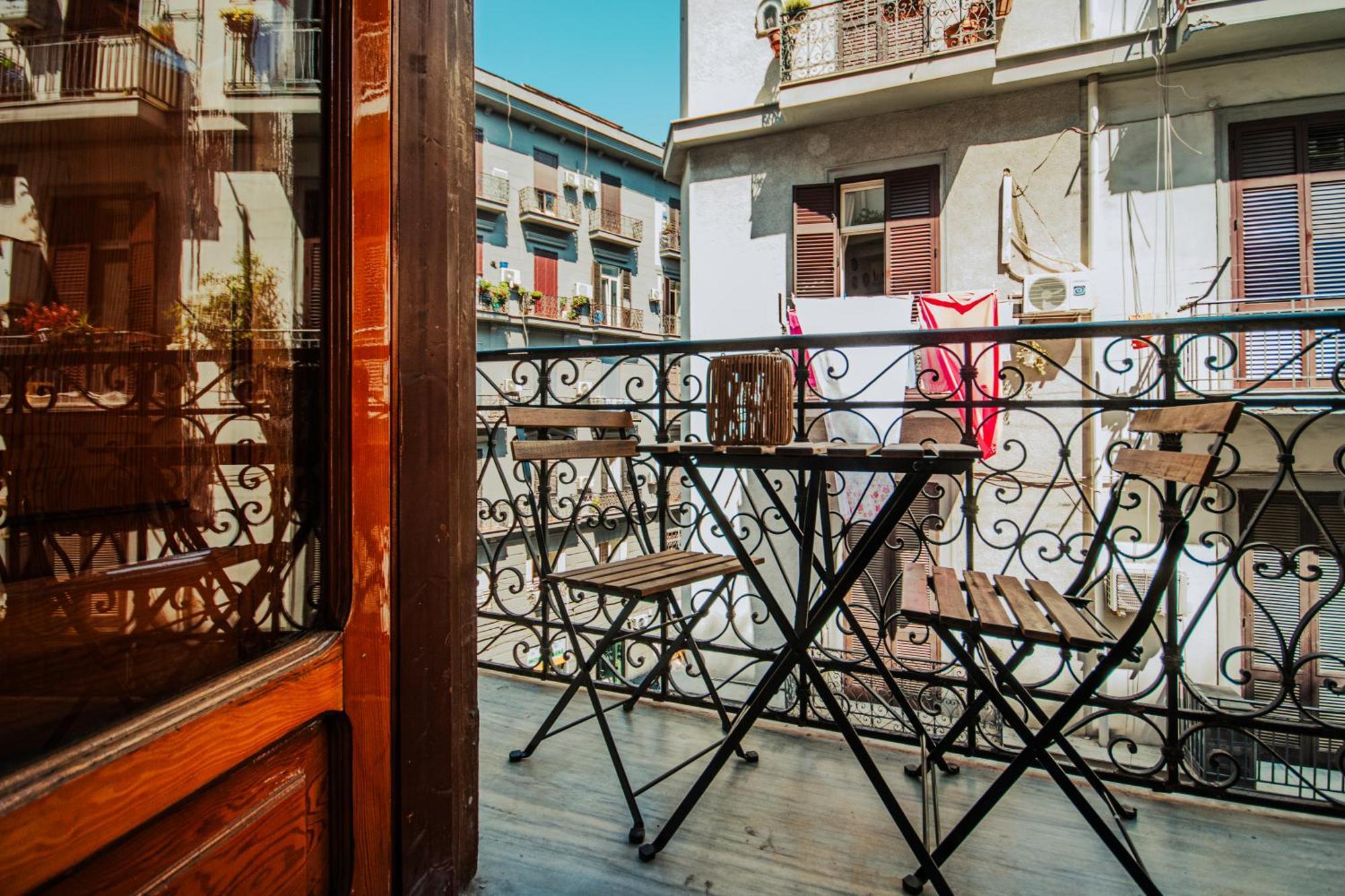 B&B Lara'S Home By I Borbone Napoli Esterno foto
