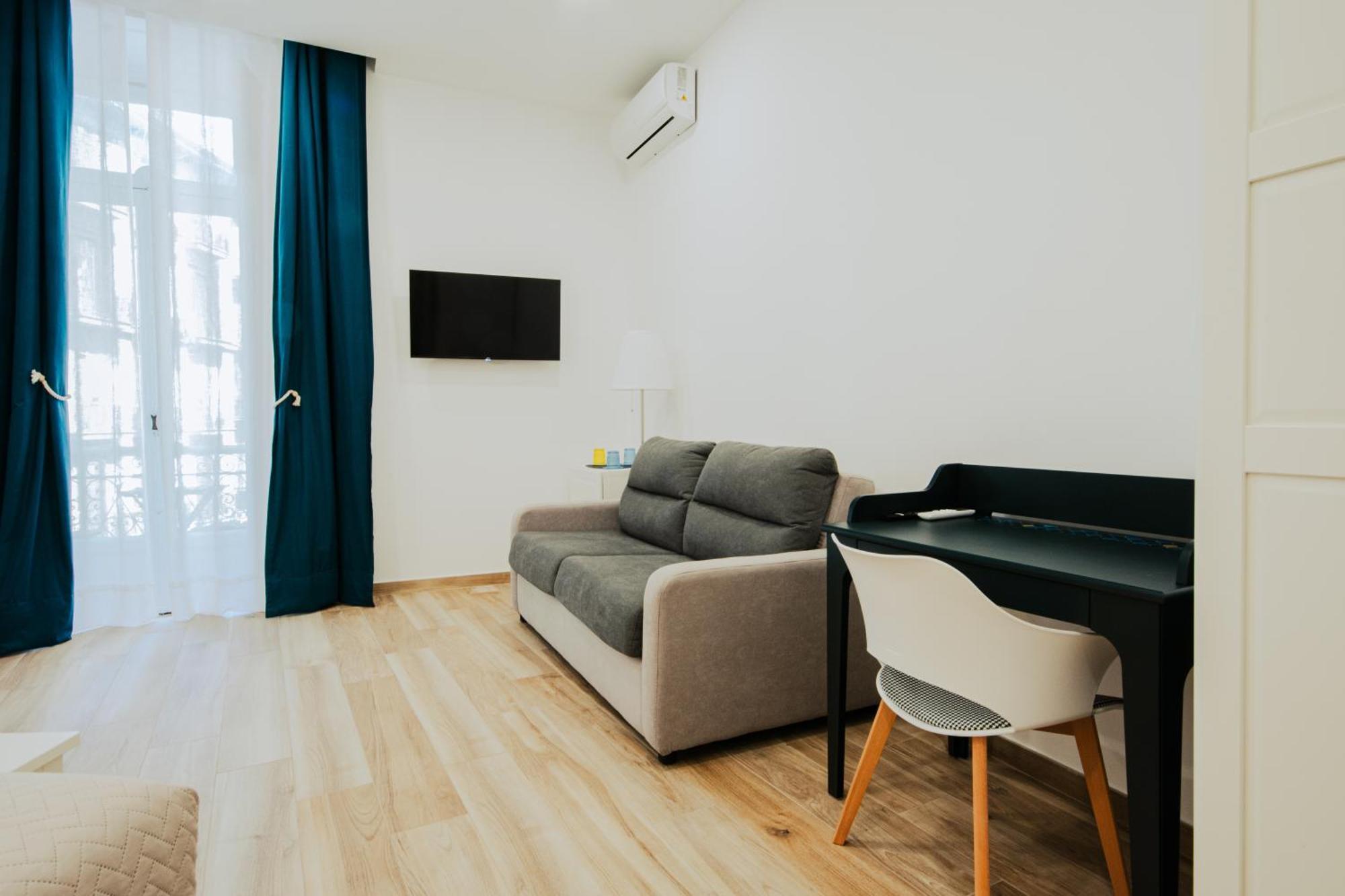 B&B Lara'S Home By I Borbone Napoli Esterno foto