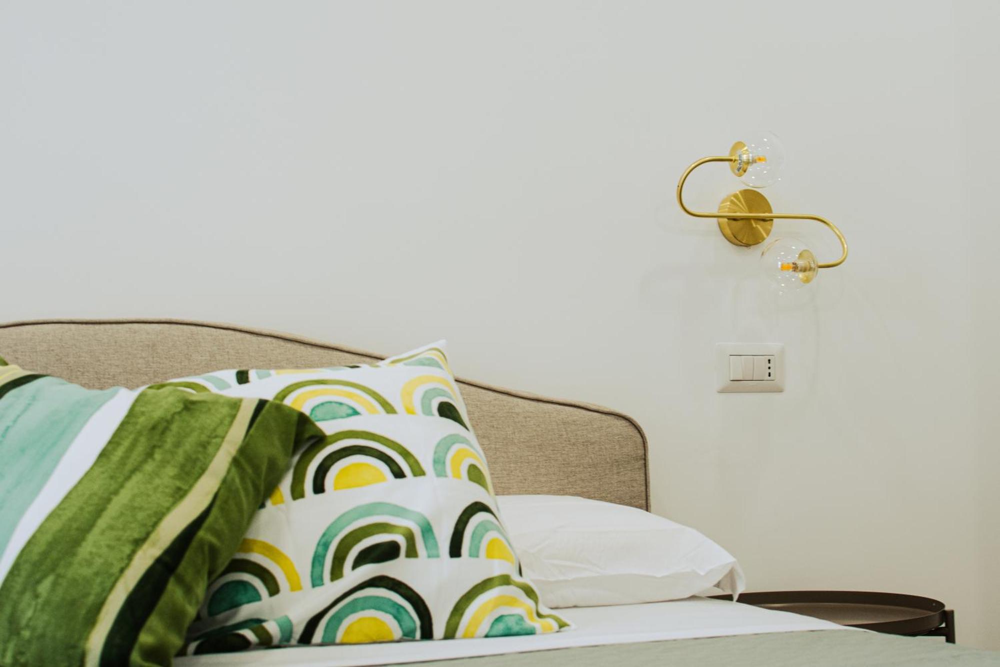 B&B Lara'S Home By I Borbone Napoli Esterno foto