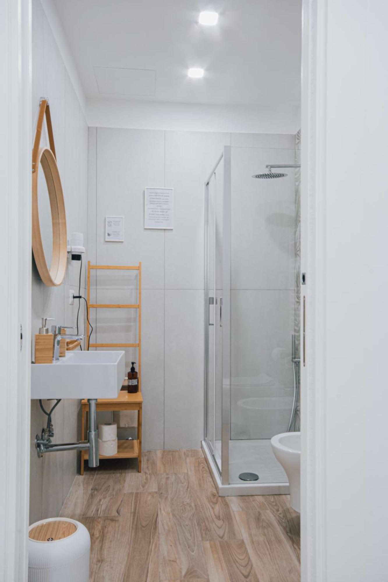 B&B Lara'S Home By I Borbone Napoli Esterno foto