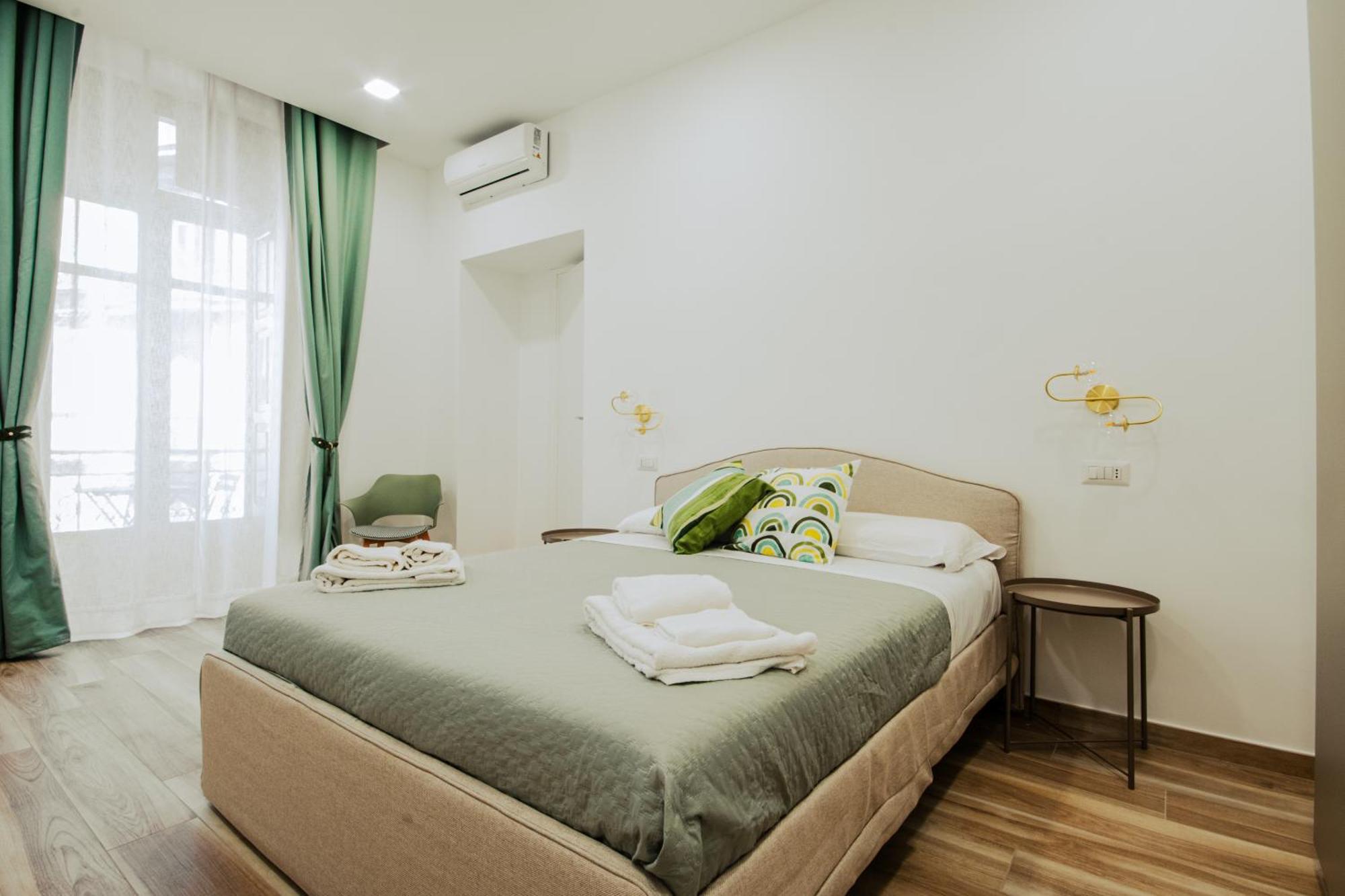 B&B Lara'S Home By I Borbone Napoli Esterno foto